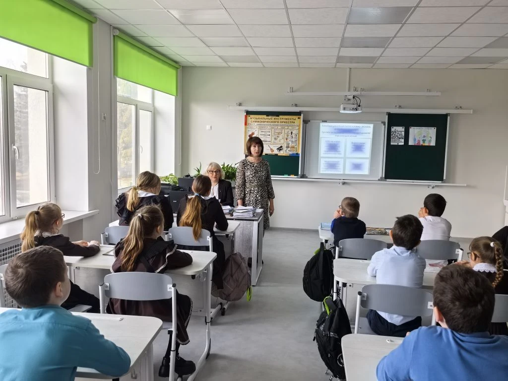 В рамках "Месячника безопасности" психолог школы провела профилактическое мероприятие "...