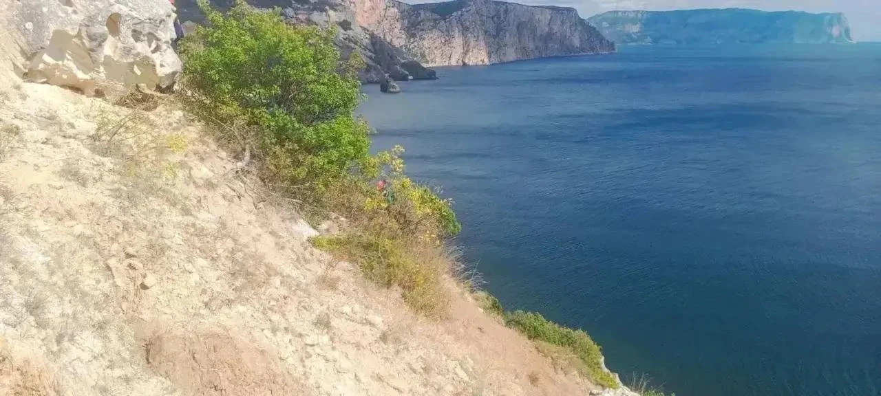 Турист застрял на скалах Фиолента