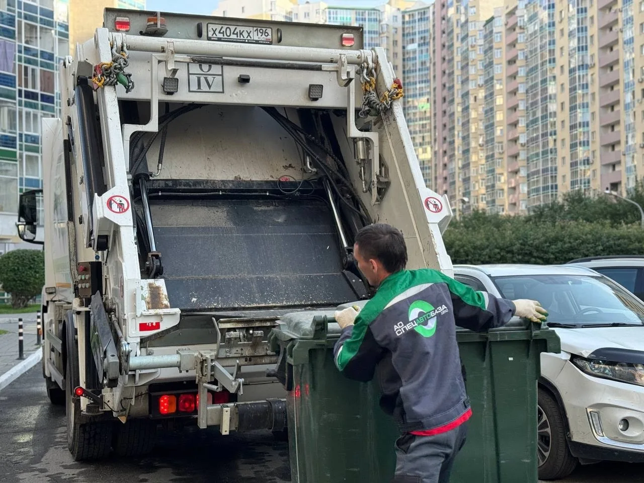 🚛 Без выходных: как «Спецавтобаза» будет вывозить мусор в майские праздники    Всего на линии ежедне