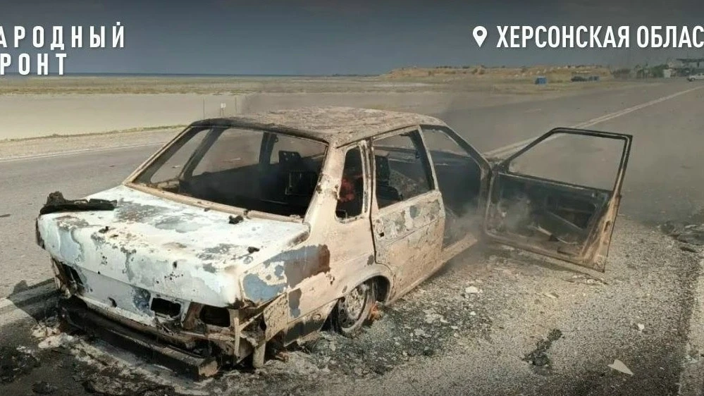 ❗️Украинские БПЛА атаковали колонну автомобилей с мирными жителями в Херсонской области...