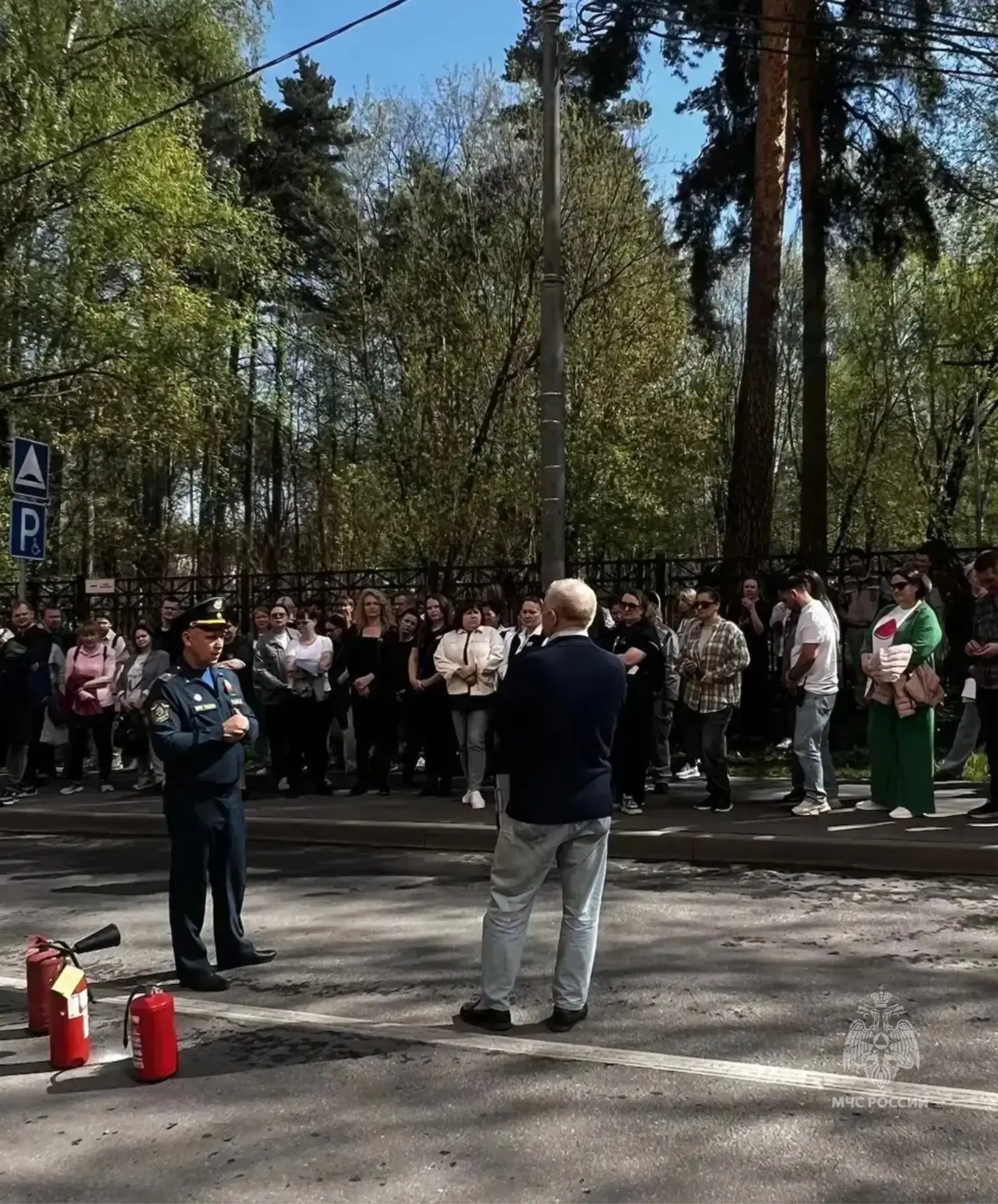 🔘Сотрудники МЧС России провели занятие по пожарной безопасности   Заместитель начальника 1 ТОНПР по 