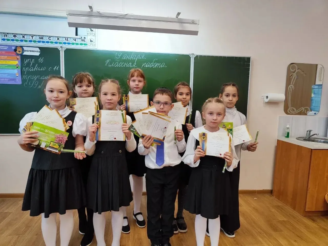 🎉 Гордимся нашими учениками! 🎉  🌟Наша школа заняла 1‑е место в Пензенской области по количеству полу