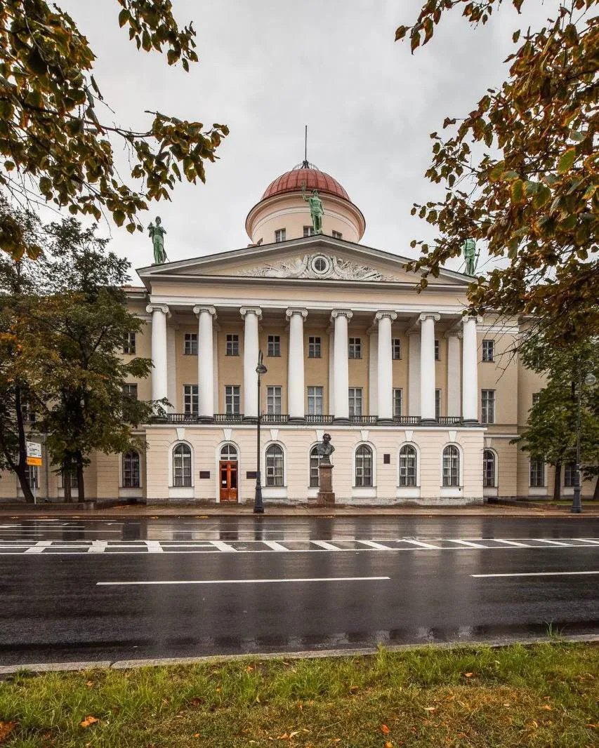 Место, где русская литература оживает.