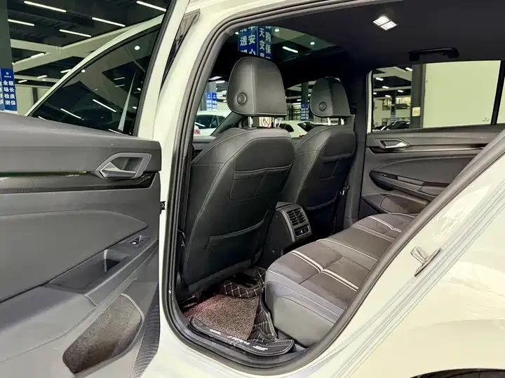 ‼️ VOLKSWAGEN GOLF 2023‼️

⚙️ Двигатель: 1.4T (150 л.с.)
📍 Год выпуска: ноябрь 2022
🔧 Пробег: 21 0