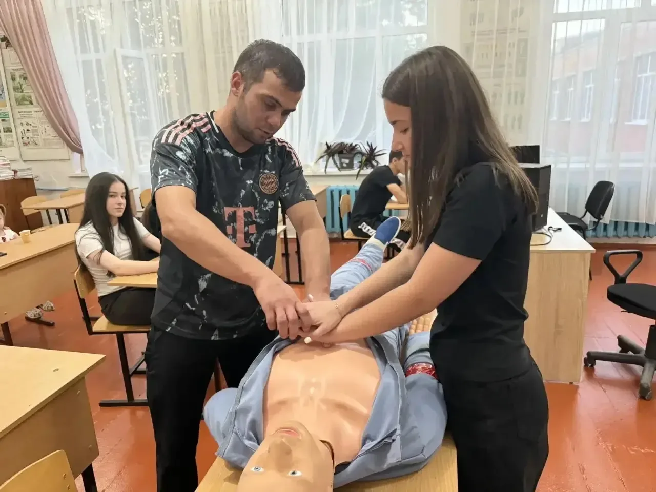 🚑 Подготовка к муниципальному этапу — в самом разгаре! 

Сегодня провели тренировку с активистами Д