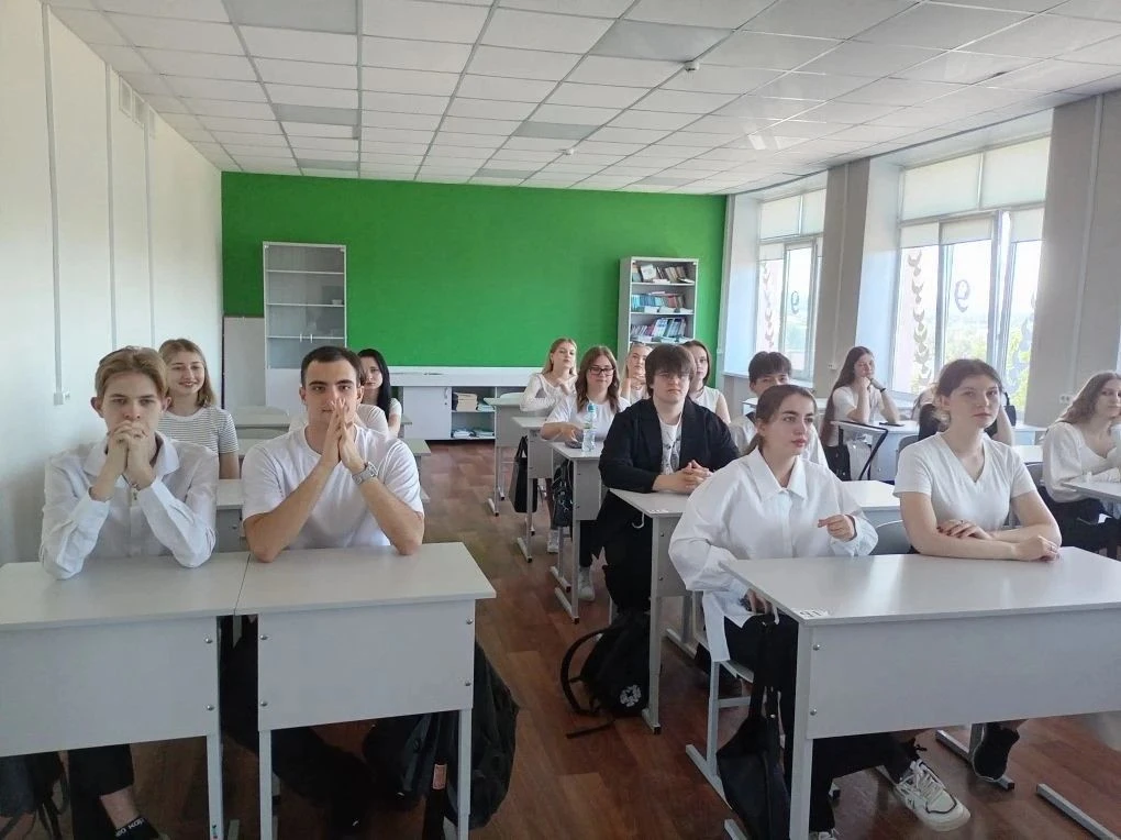 В 11-х классах (классные руководители: Пестрикова М.А.. Мельниченко Н.А.) состоялась бе...