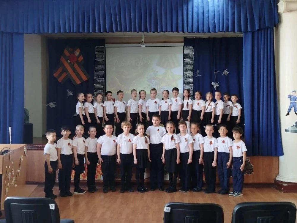 7 мая в нашей школе прошёл праздничный концерт, посвящённый Дню Победы. 🇷🇺Стихи, песн...