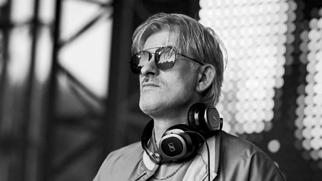 😕 Скончался французский диджей Kavinsky

В Париже в возрасте 50 лет ушел из жизни музыкант и продюс