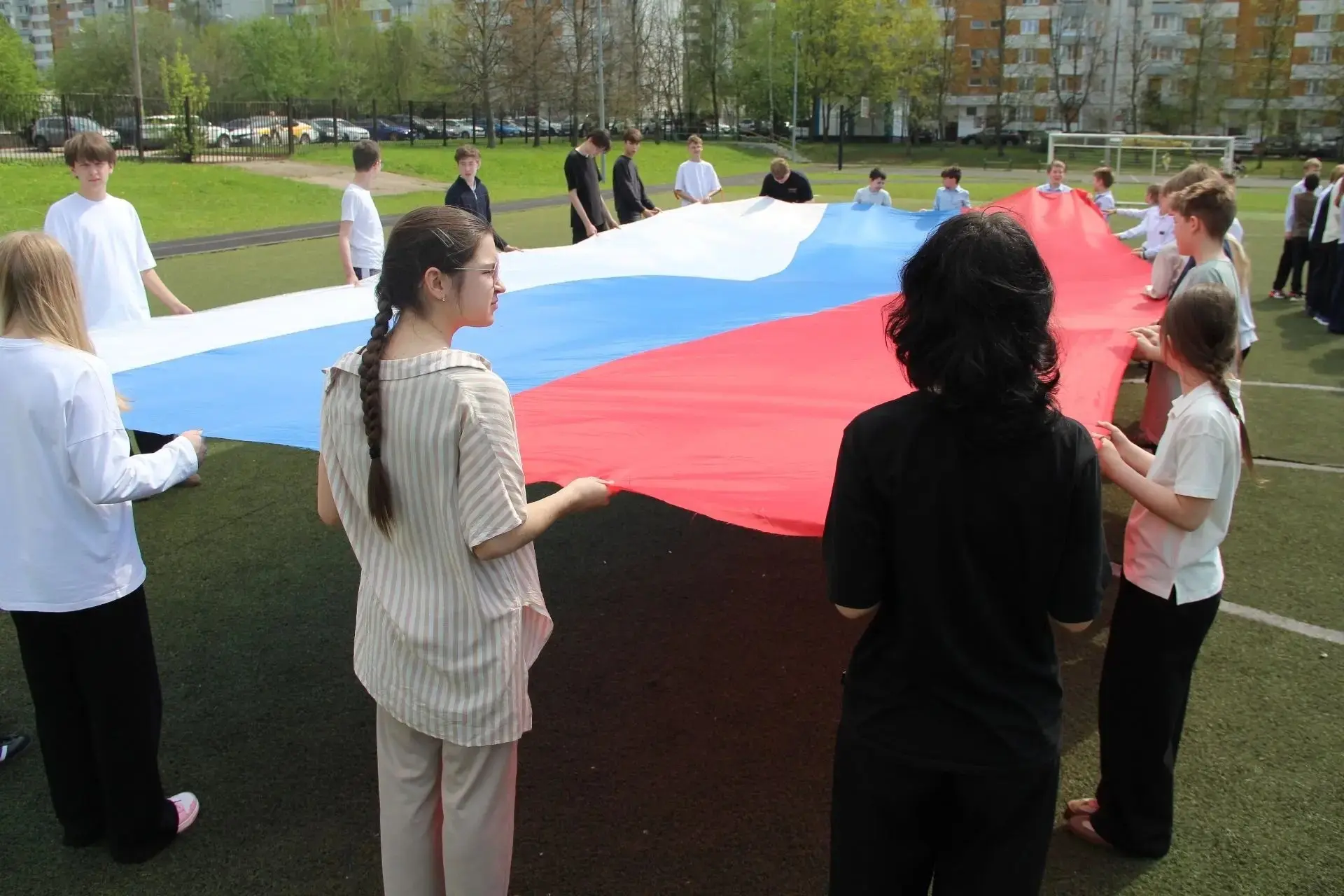🇷🇺 Масштабная патриотическая акция в Школе №1018: под знаменем Великой Победы!  В среду в нашей Школ