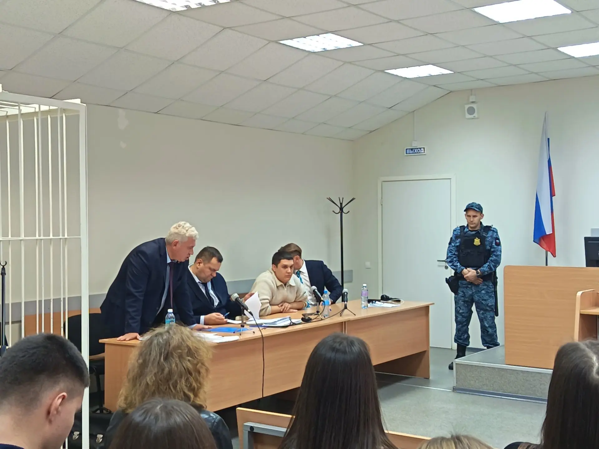 Выступает сторона защиты Руслана Гусейнова. Просят суд оправдать своего подзащитного.