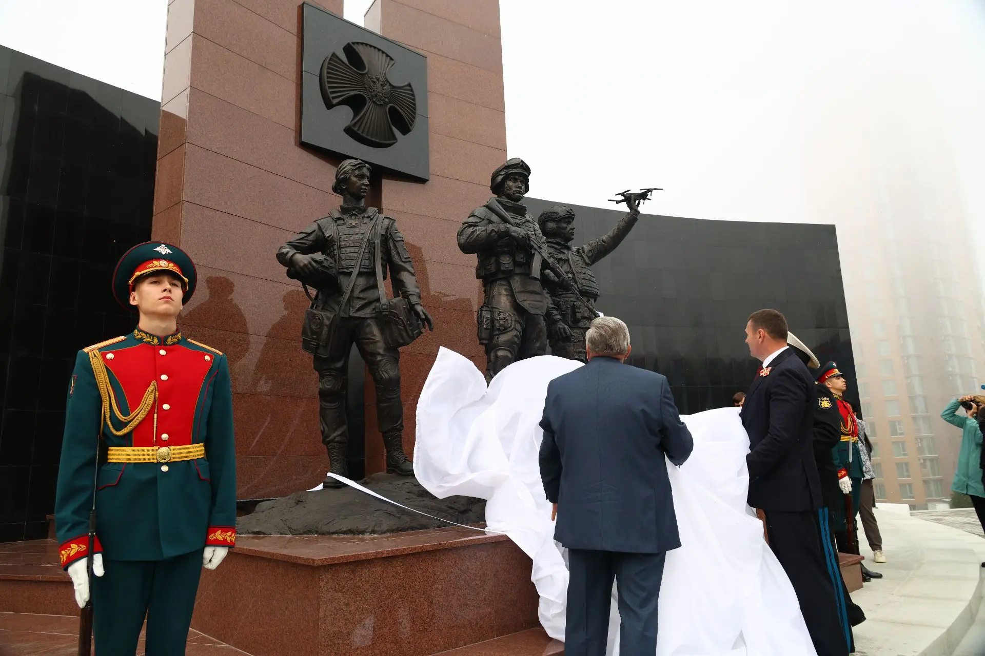 Мемориал Героям Нового времени открыли в Хабаровске.