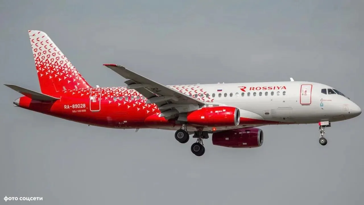 ✈️ В Шереметьево у двух пассажирских «Суперджетов» авиакомпании «Россия» с разницей мен...