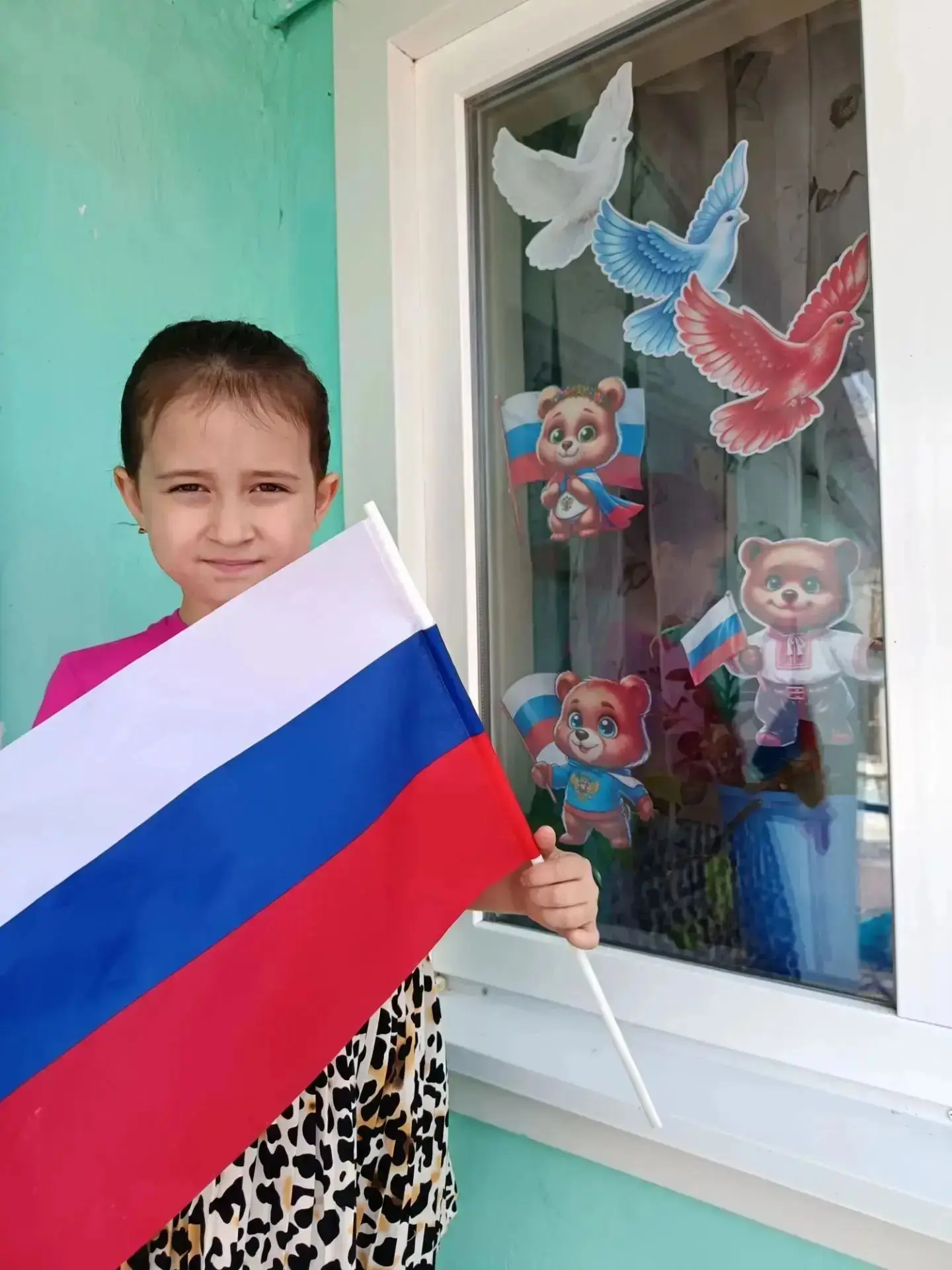 Воспитанники старшей группы принимают участие в акции «Флаг России»!