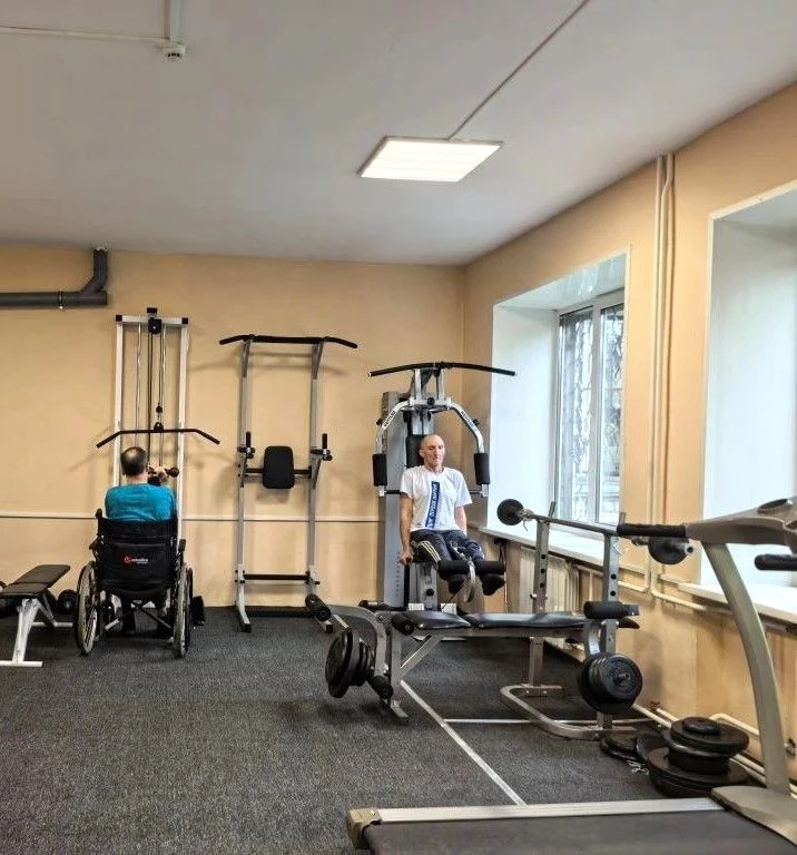 Инвестиция в здоровье: новый тренажёр уже в деле!
 
Спортивный зал нашего дома-интерната стал ещё фу