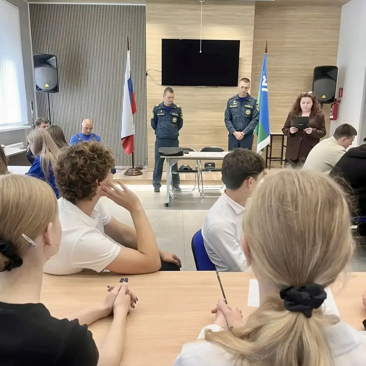 Учащиеся 10м класса посетили мастер-класс по оказанию первой помощи при ЧС и беспилотно...
