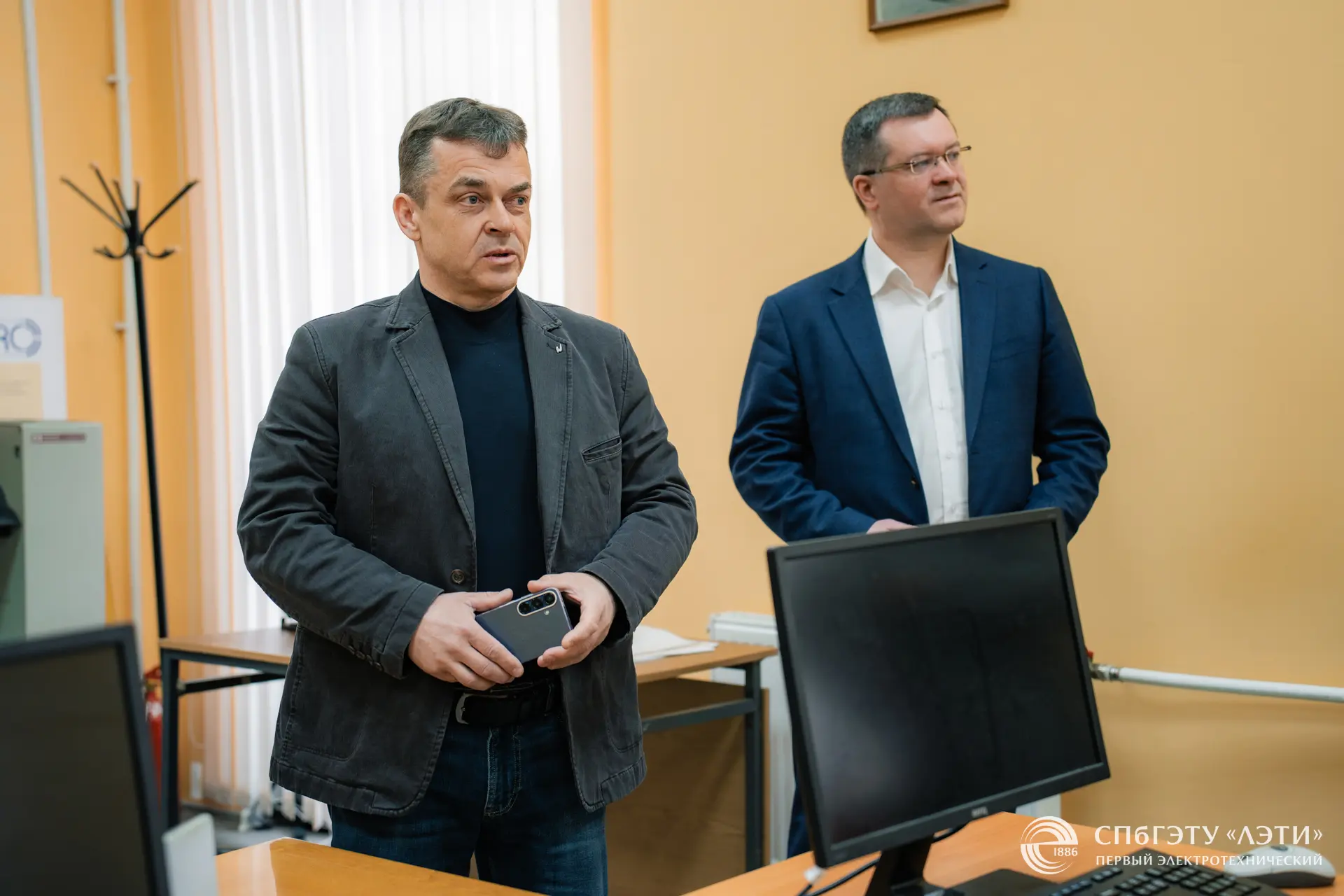 Недавно наш коллега стал частью жюри первого всероссийского хакатона «Электродвижитель»...