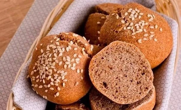 Ржаные ПП-булочки с творогом и отрубями.