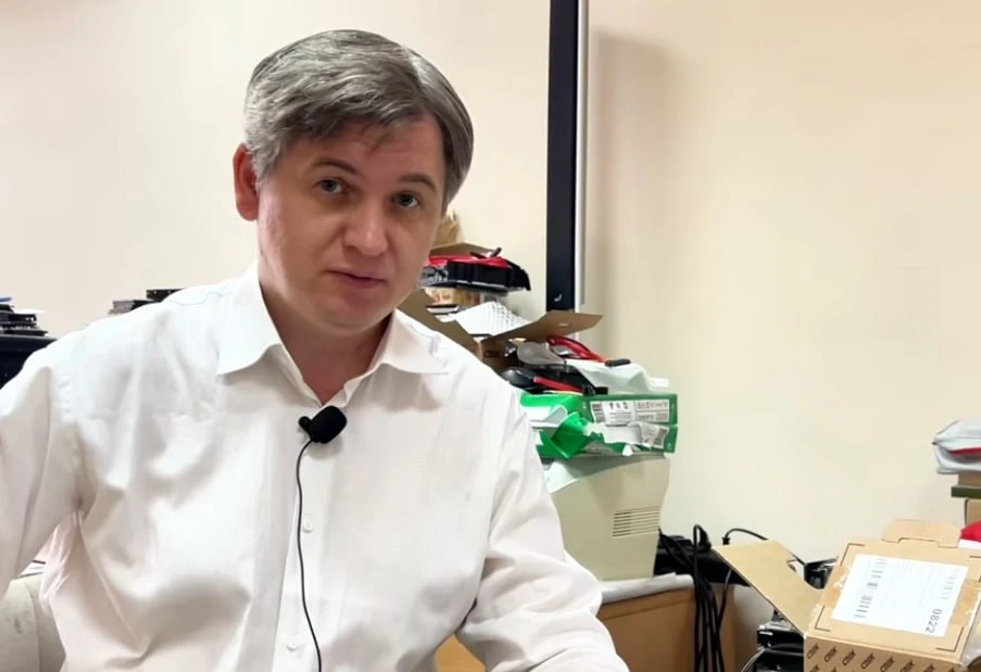 Файл не копируется, диск подвисает, компьютер начинает тормозить. И тут в голову лезет ...