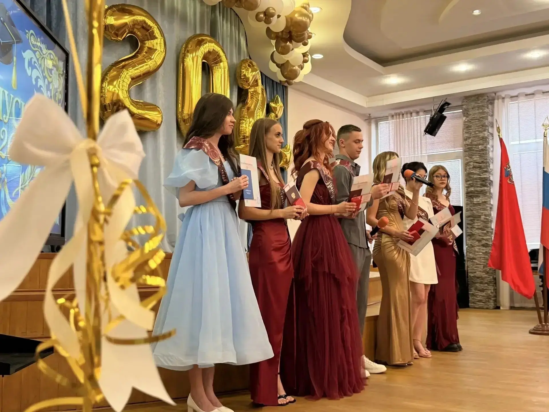 💙 11 лет вместе. Одна большая семья.

Именно так можно описать вечер 27 июня, когда наша гимназия п