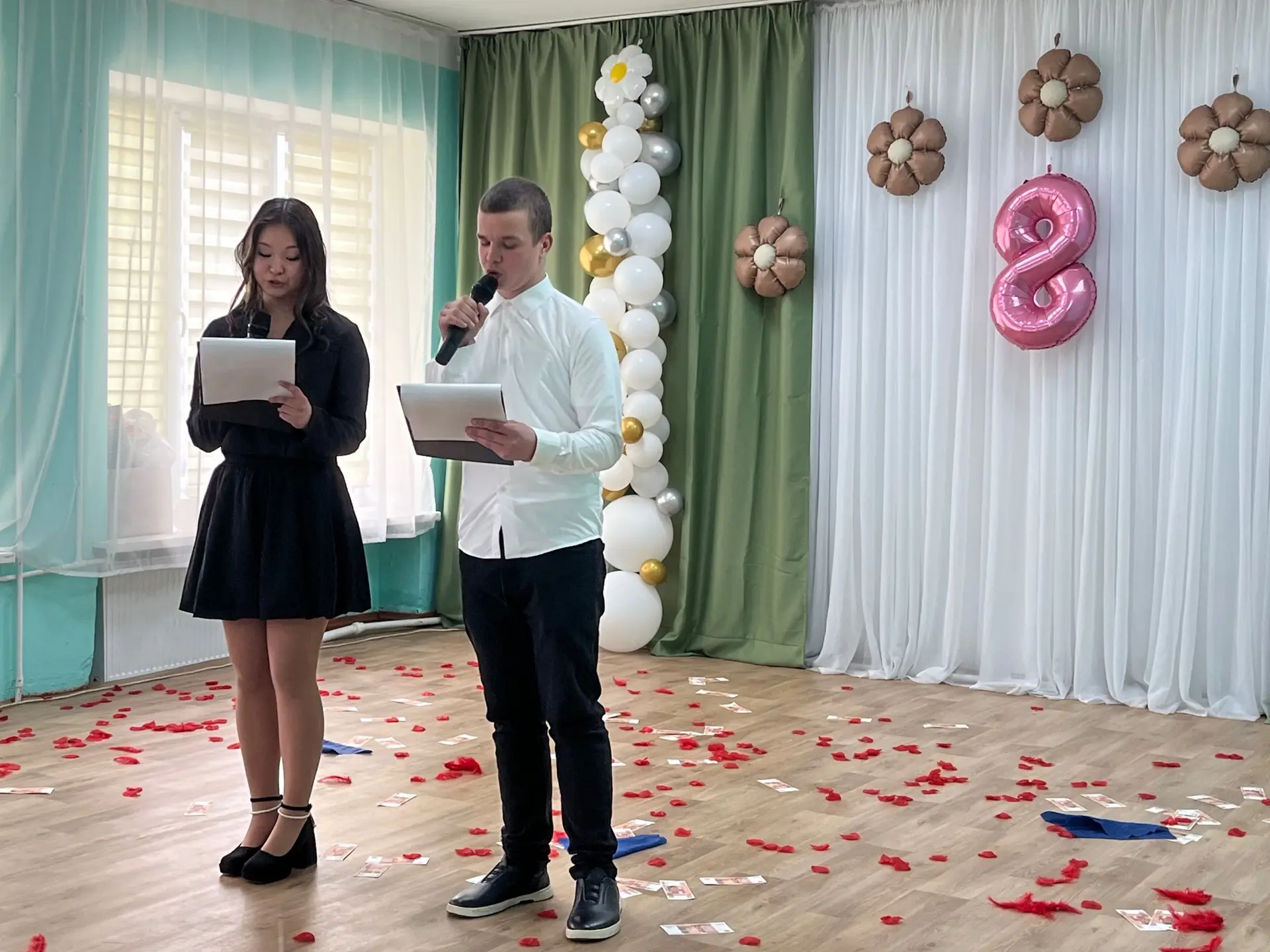 🌸🎀В МБОУ «Удачненская школа» прошел концерт, посвящённый Международному женскому дню ...