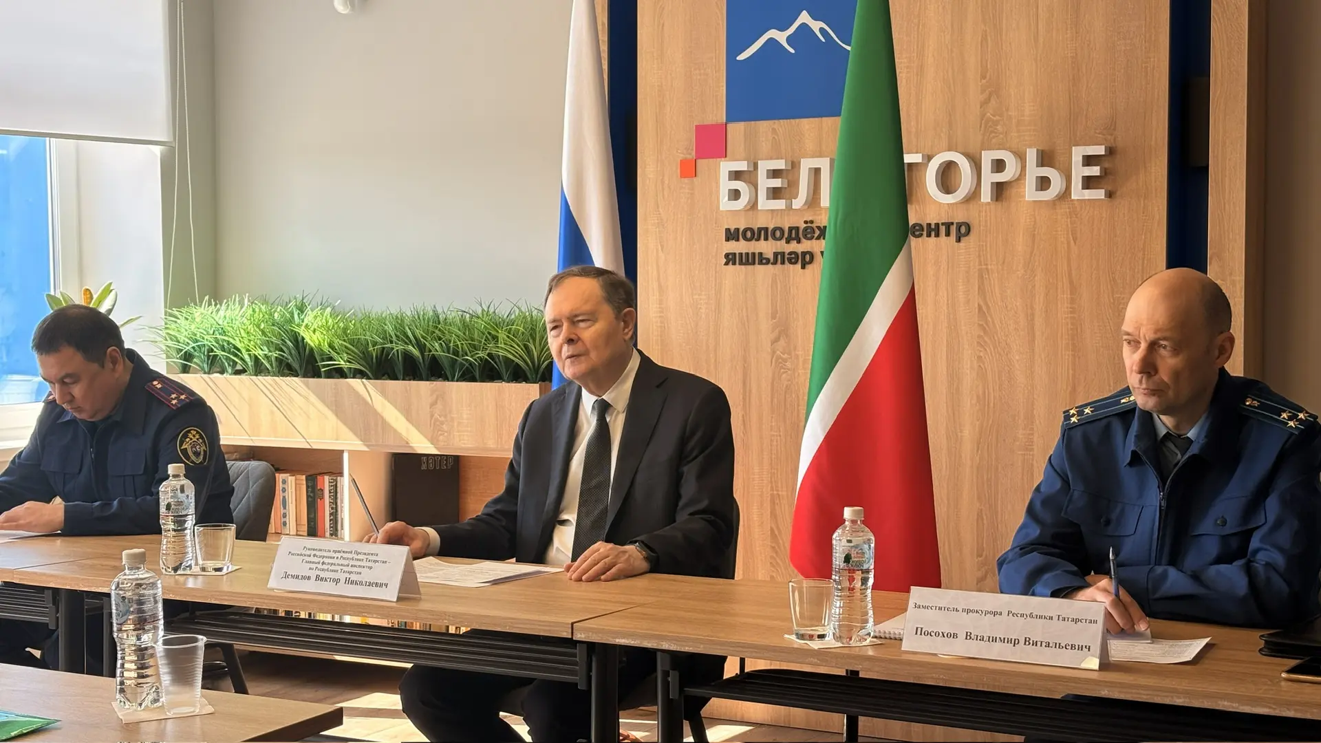 Главный федеральный инспектор по РТ Виктор Демидов провел выездной прием граждан в Лаишевском районе