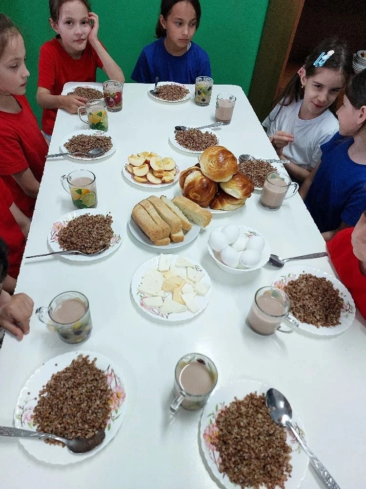 09.06.2026
Завтрак в пришкольном лагере: гречневая каша, какао на молоке ,  булочка сдобная, яйцо от
