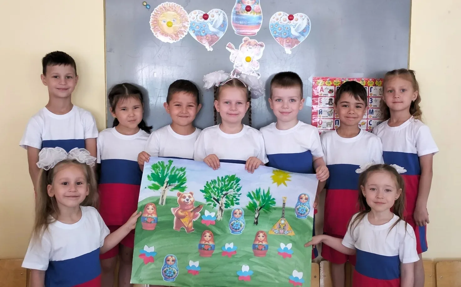 🏅 День России с любовью наших дошколят! 🇷🇺🎨

В ожидании праздника Дня России наши ребята из стар