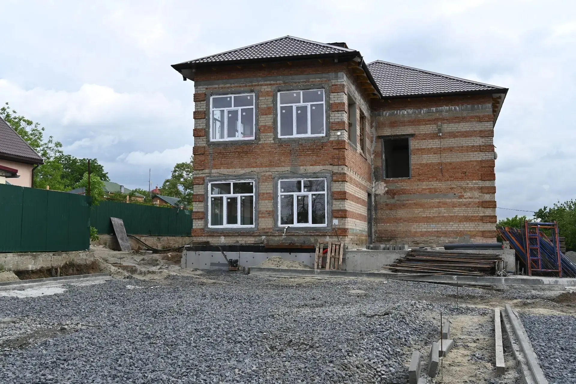 Сегодня глава Администрации Аксайского района Константин Доморовский провёл рабочий выезд на стройпл
