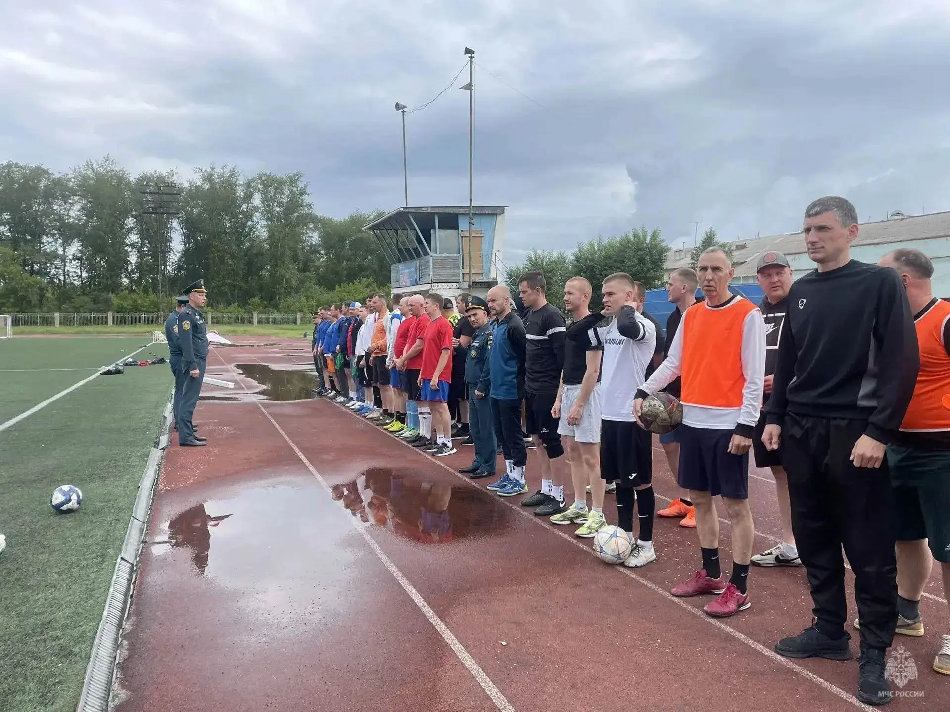 ⚽Каменские огнеборцы состязались в соревнованиях по футболу приуроченому ко Дню России

Стадион «Эне