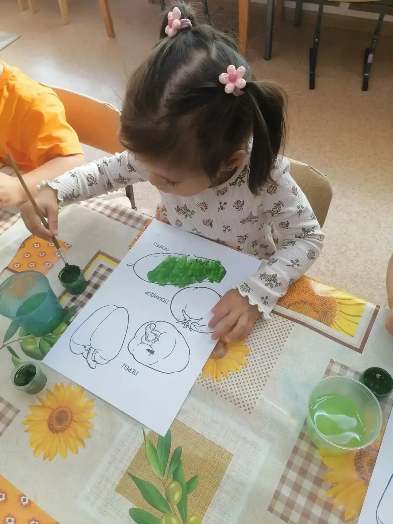 🥕🎨 «Овощное разноцветье»: малыши из «Росточка» знакомятся с урожаем 🎨🥕