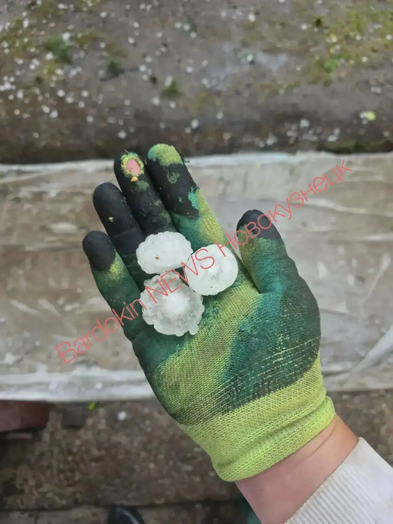 ⚡Мощный град обрушился на Новокузнецк
 
Непогода застала многих дачников врасплох. Град прошел в Лис