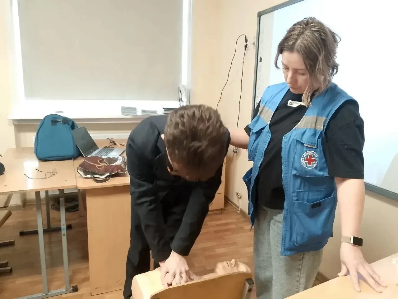 НЕ ПРОСТО УРОК  🚑       28 января ученики 7-х классов Гимназии №16 освоили навыки, которые могут спа