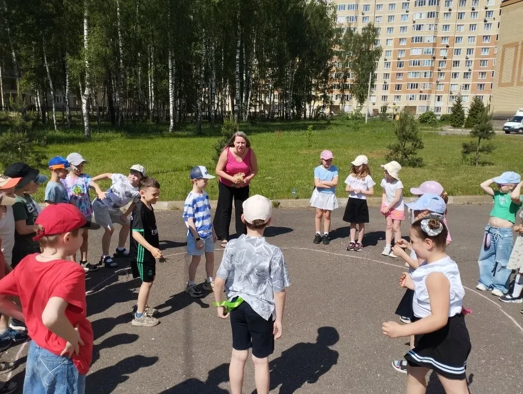 Квест-пикник для второклассников   2 мая территория школы превратилась в настоящий островок приключе