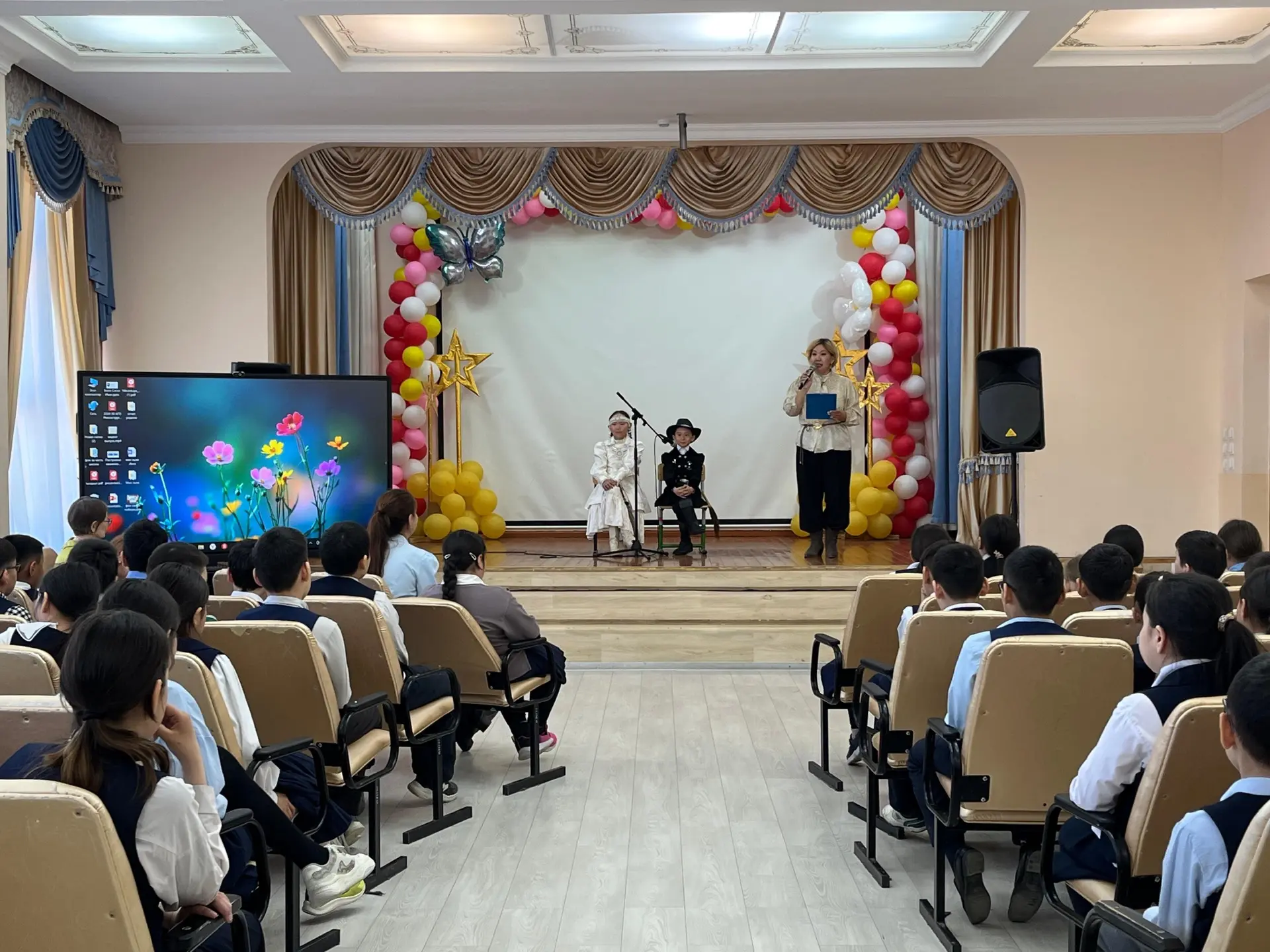 Оҕо төрөөбүт тылынан ааҕарын ситиһээри «Төрөөбүт тыл биһигэ» киин көҕүлээһининэн «Мааны ыалдьыт» диэ