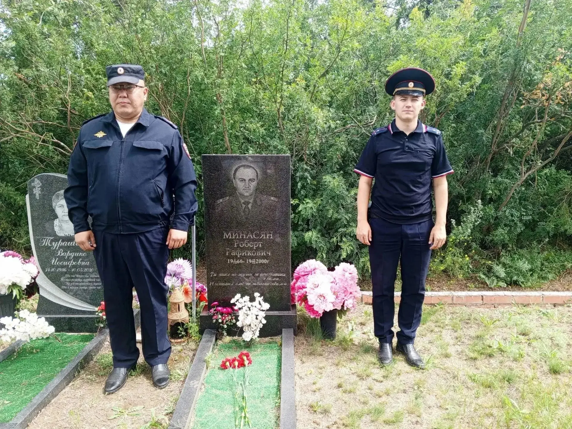В Оренбуржье полицейские почтили память погибшего в Чечне сослуживца