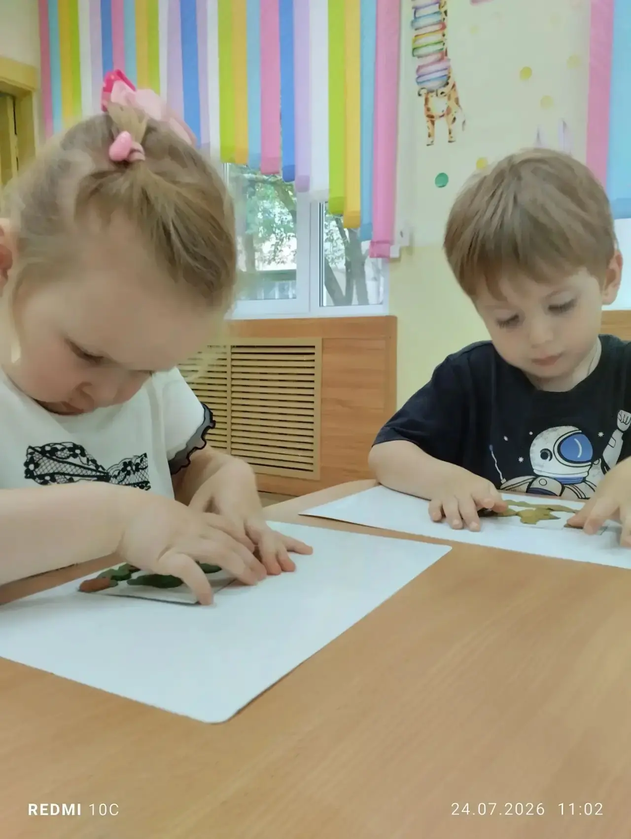 Когда в руках оживает пластилин: наши волшебные рыбки! 💦🩵🐠🐟

Ребята из группы «Семицветик» снова