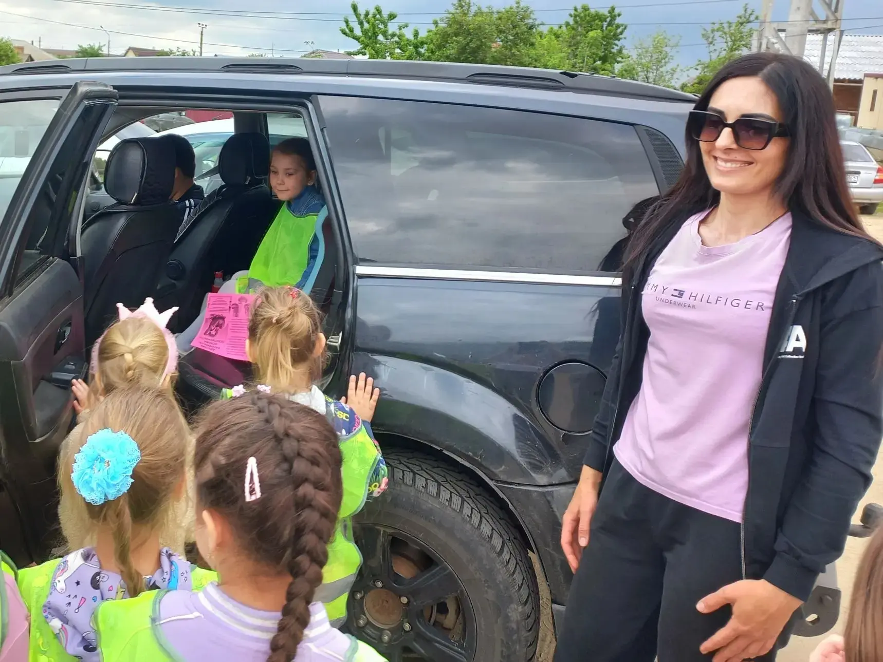Инициативная группа "Родительский патруль" провела акцию "Автокресло-детям", направленн...