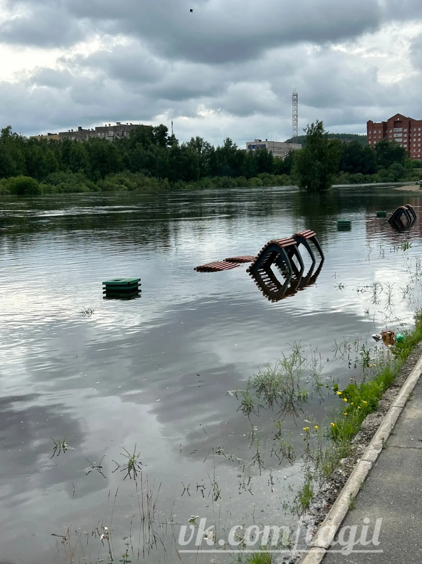 Парк «Народный» уходит под воду