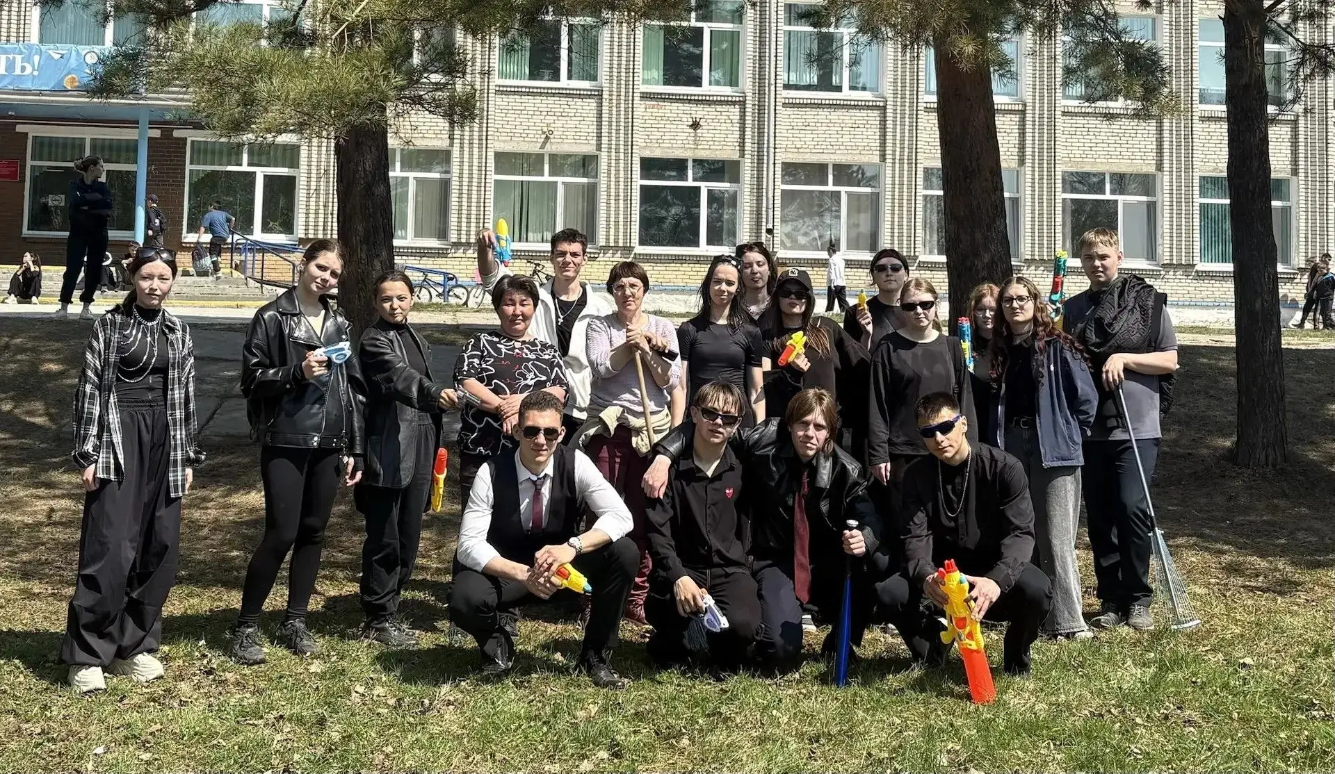 Заключительный день тематической недели: День бандитов!
Субботний день выдался по-настоящему жарким!