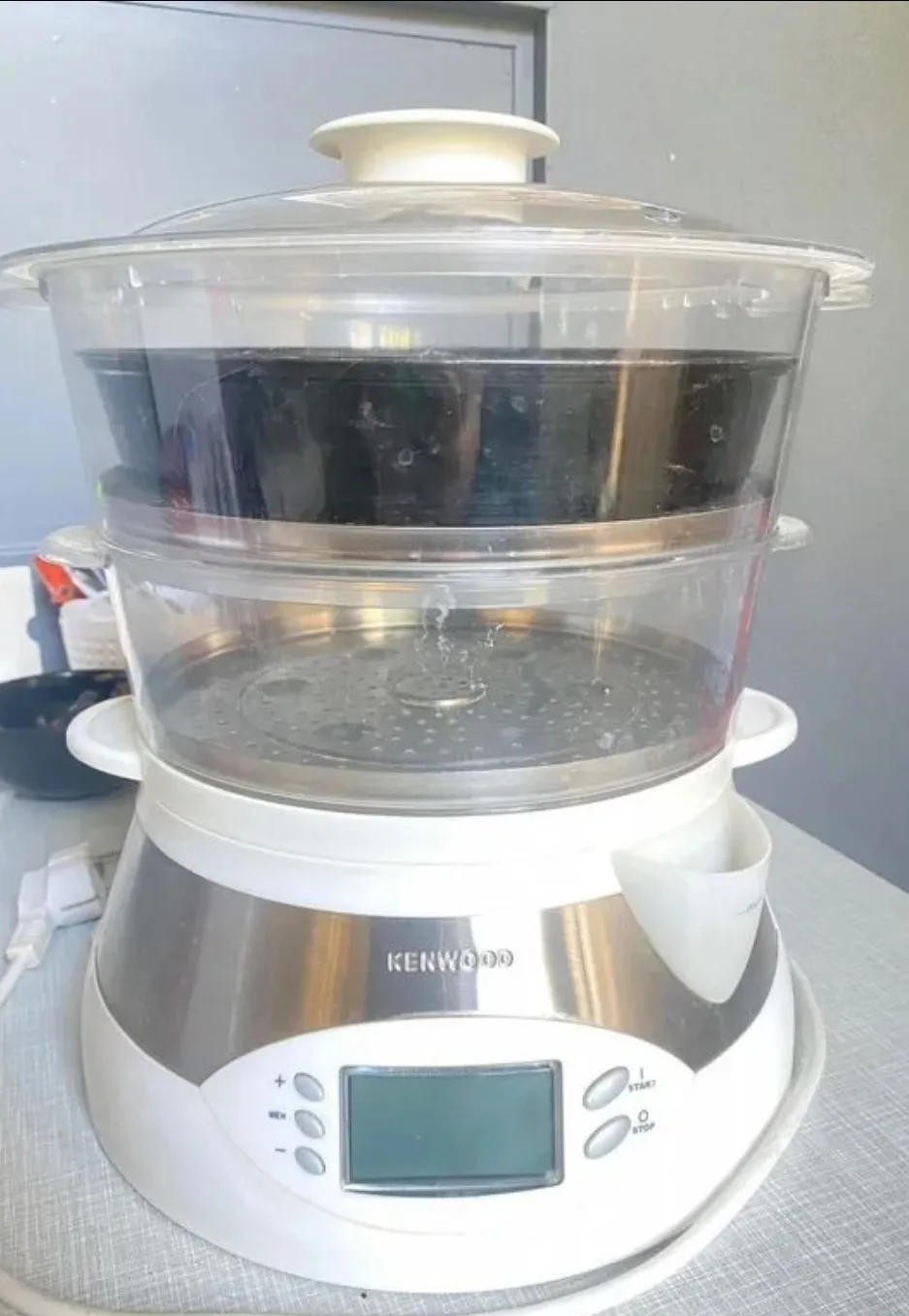 Продам пароварку Kenwood модель FS560. Состояние бу, рабочая. Продаю за ненадобностью, ...