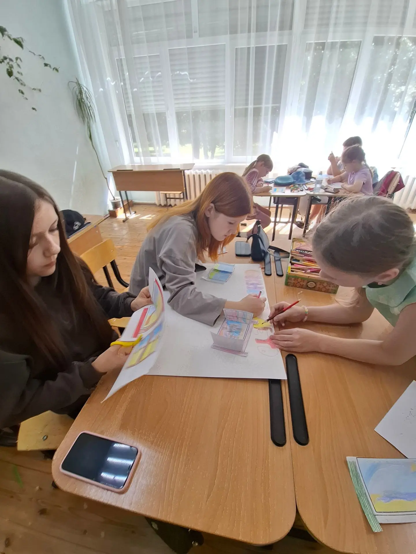 ☀️ В профильной смене «Орлята России» прошёл невероятно творческий мастер-класс!

Ребята создавали «