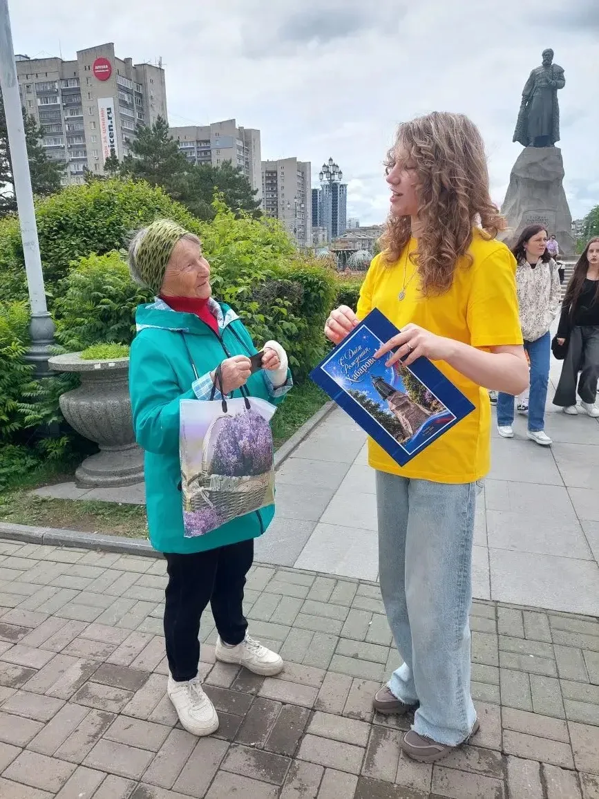 Праздничная атмосфера царила в субботнее утро на привокзальной площади. Наш центр при с...