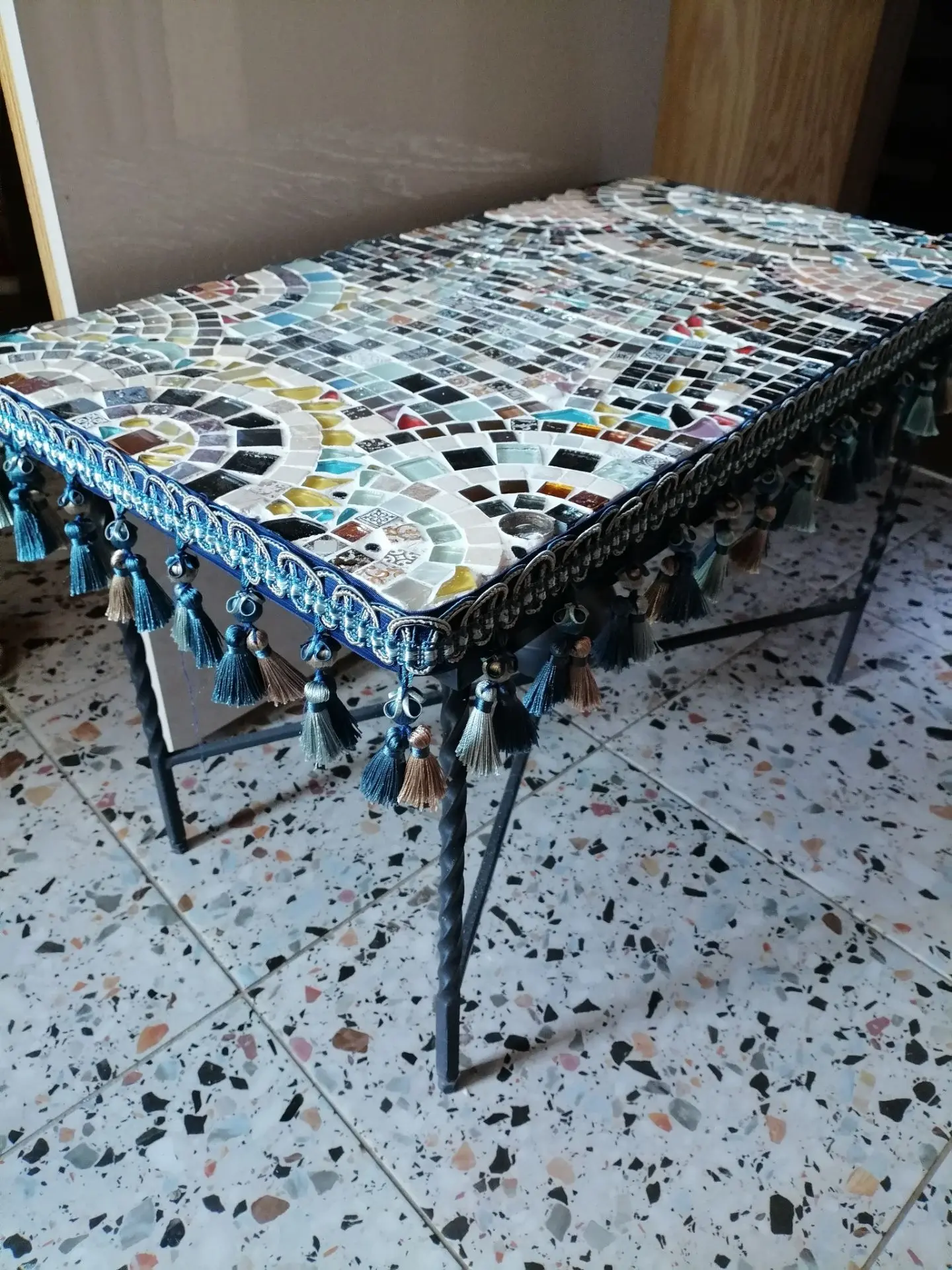 Столик для шикарно выпитой чашки кофе готов 😍😍😍