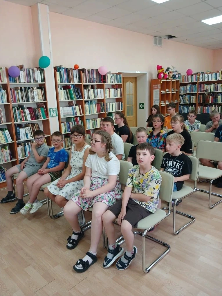 Сегодня ученики нашей школы посетили библиотеку имени Гайдара.А.П. В ходе душевной и познавательной 