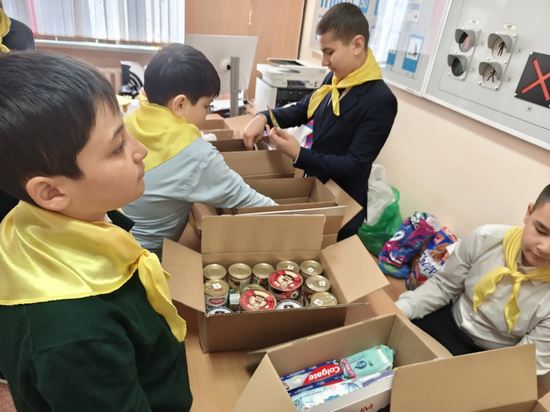 "ПОДАРИ ТЕПЛО СОЛДАТУ"  ☝️В преддверии празднования Великого Дня Победы педагогический коллектив, ро