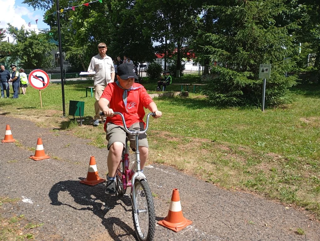 Безопасное колесо 🚴‍♀️🚦

Сегодня на территории Дома творчества состоялся муниципальный этап конкур