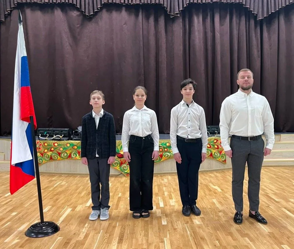 Торжественная церемония ознаменовала начало предканикулярной недели!   🇷🇺 По традиции неделя началас
