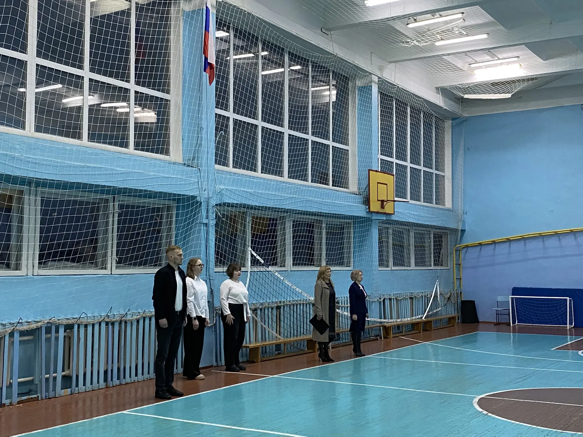 РАЗГОВОРЫ О ВАЖНОМ ❗️  В нашей школе еженедельно осуществляется церемония поднятия Государственного 