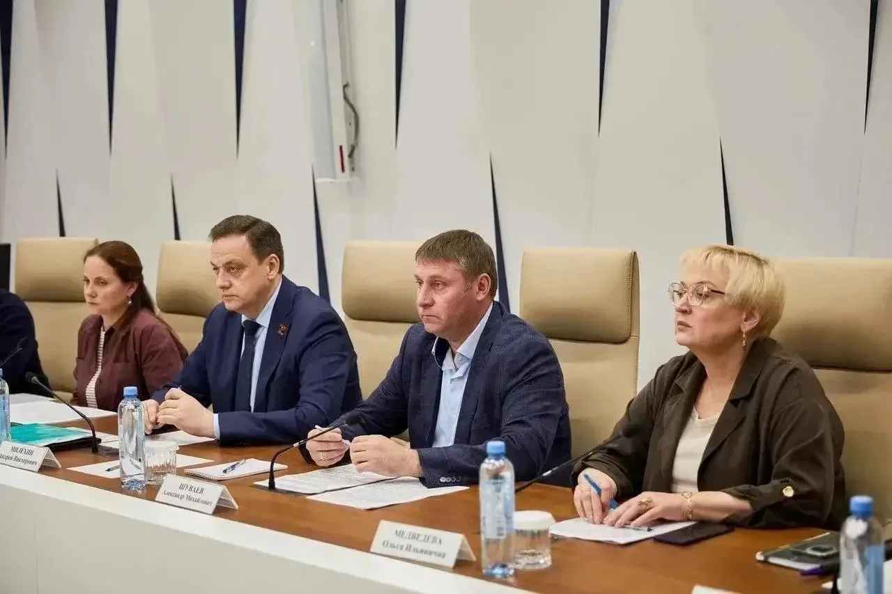 📢 Безопасное лето и новые рекорды ЕГЭ

Александр Михайлович Шуваев обсудил с первым заместителем ру