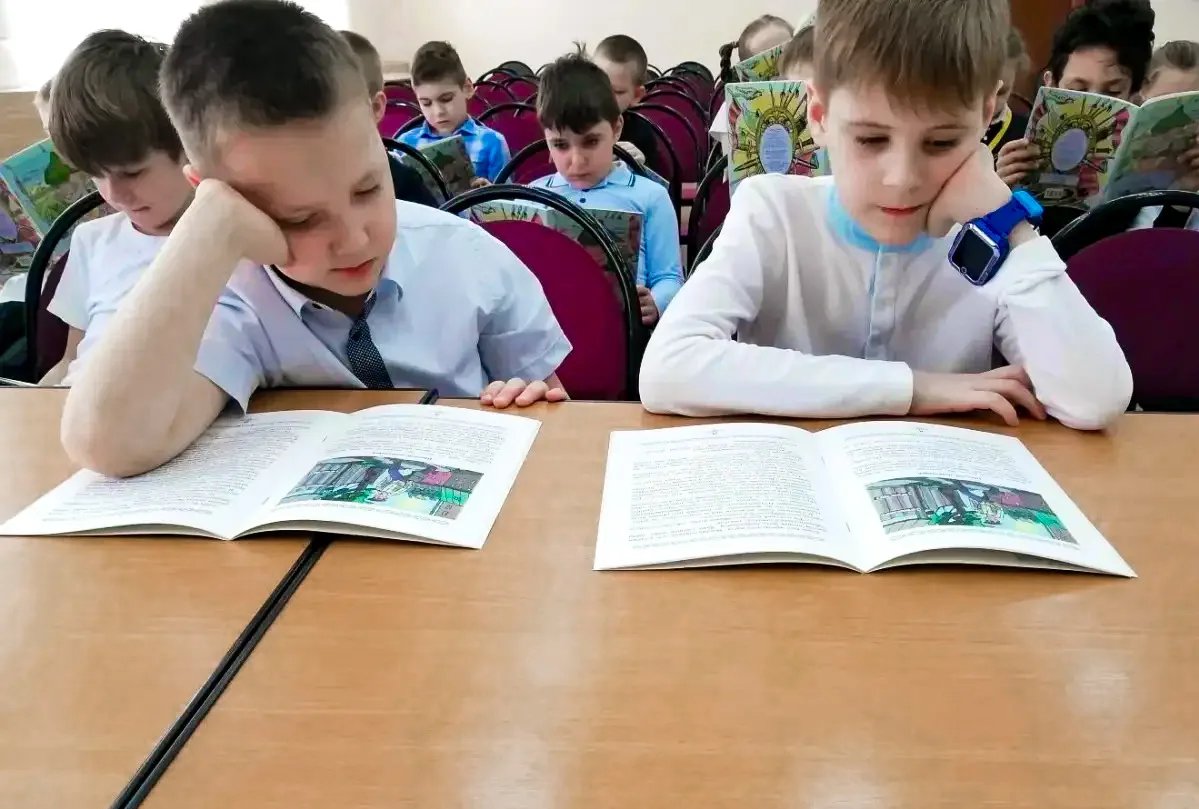 МАРАФОН ЧТЕНИЯ КО ДНЮ ПОБЕДЫ🎗️📖  Как рассказать ребёнку о войне так, чтобы он не просто услышал, а п
